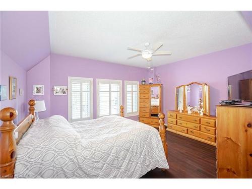 2873 Cartwright Crescent, Mississauga, ON - Indoor Photo Showing Bedroom