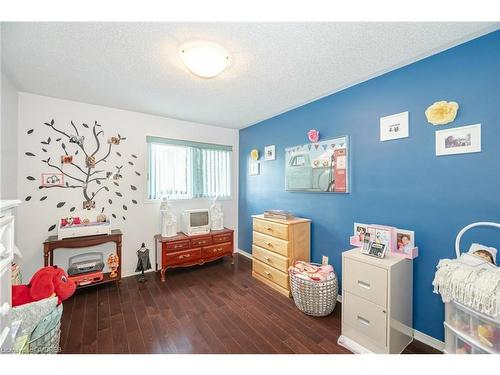 2873 Cartwright Crescent, Mississauga, ON - Indoor Photo Showing Bedroom