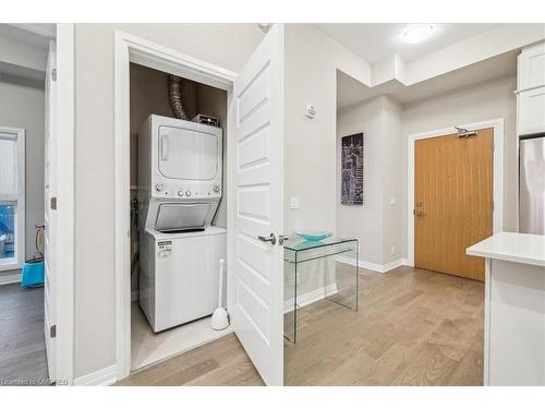 629-128 Grovewood Common, Oakville, ON - Indoor Photo Showing Laundry Room