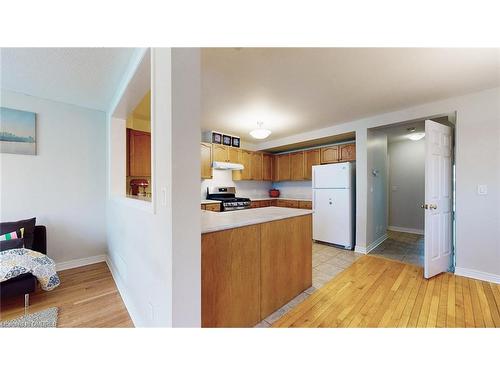 74 Raspberry Trail, Thorold, ON - Indoor Photo Showing Kitchen