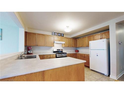 74 Raspberry Trail, Thorold, ON - Indoor Photo Showing Kitchen With Double Sink