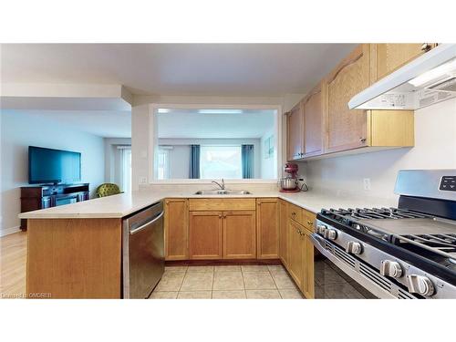 74 Raspberry Trail, Thorold, ON - Indoor Photo Showing Kitchen With Double Sink