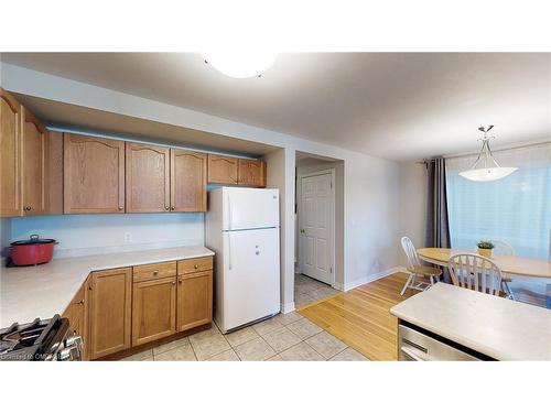 74 Raspberry Trail, Thorold, ON - Indoor Photo Showing Kitchen