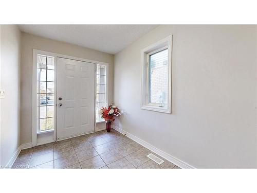 74 Raspberry Trail, Thorold, ON - Indoor Photo Showing Other Room