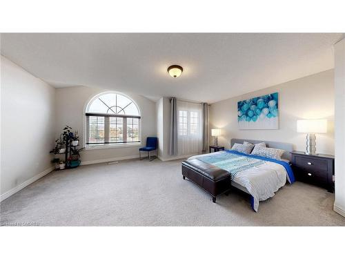 74 Raspberry Trail, Thorold, ON - Indoor Photo Showing Bedroom