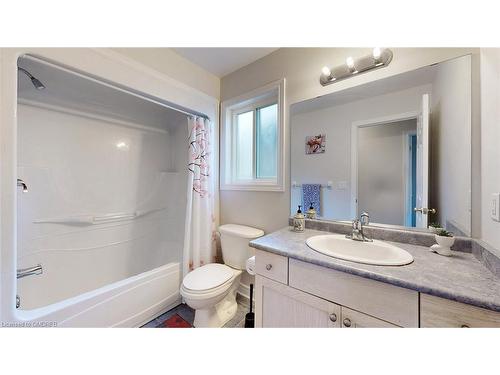 74 Raspberry Trail, Thorold, ON - Indoor Photo Showing Bathroom