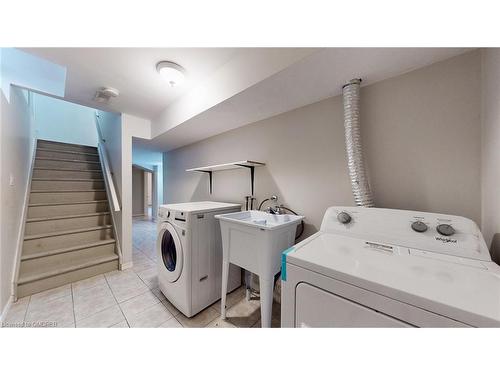 74 Raspberry Trail, Thorold, ON - Indoor Photo Showing Laundry Room