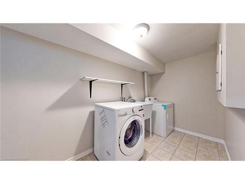 74 Raspberry Trail, Thorold, ON - Indoor Photo Showing Laundry Room