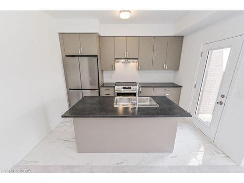 42 Edminston Drive Drive, Fergus, ON - Indoor Photo Showing Kitchen