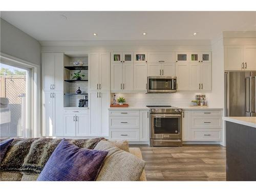 36-300 Ravineview Way, Oakville, ON - Indoor Photo Showing Kitchen