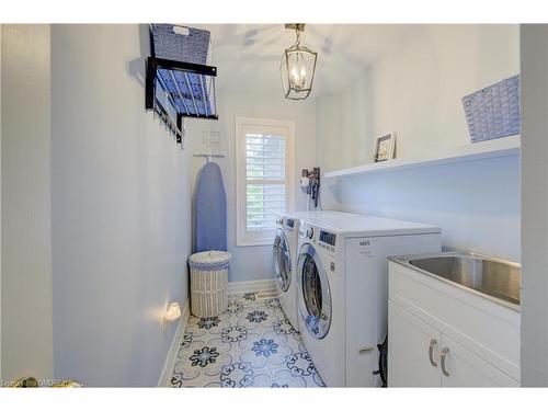 36-300 Ravineview Way, Oakville, ON - Indoor Photo Showing Laundry Room