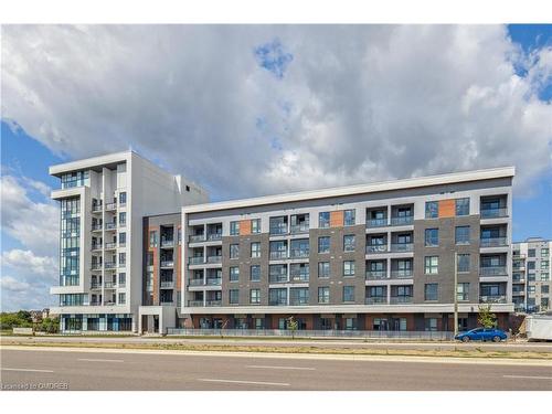 115-95 Dundas Street W, Oakville, ON - Outdoor With Balcony With Facade