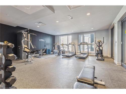 115-95 Dundas Street W, Oakville, ON - Indoor Photo Showing Gym Room