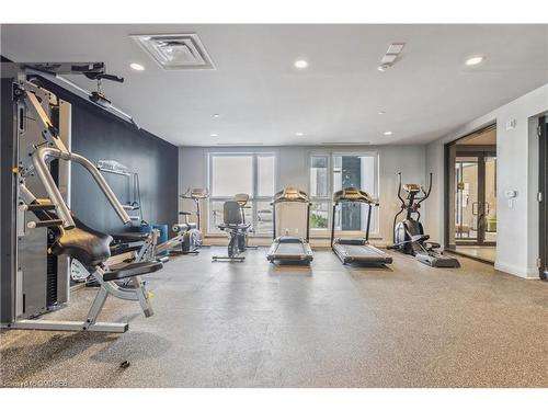 115-95 Dundas Street W, Oakville, ON - Indoor Photo Showing Gym Room