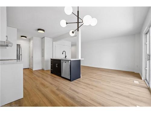 178-17 Old Pine Trail, St. Catharines, ON - Indoor Photo Showing Kitchen