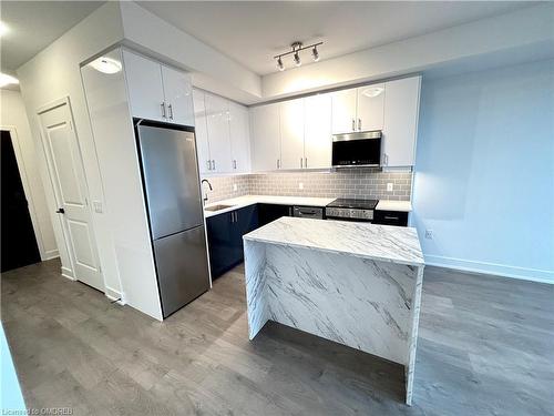 430-2343 Khalsa Gate, Oakville, ON - Indoor Photo Showing Kitchen