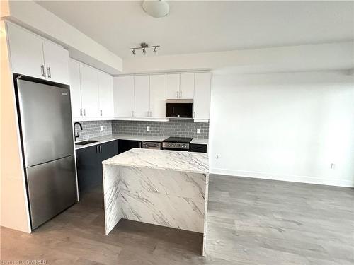 430-2343 Khalsa Gate, Oakville, ON - Indoor Photo Showing Kitchen