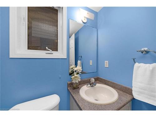 6-200 Cresthaven Road, Brampton, ON - Indoor Photo Showing Bathroom