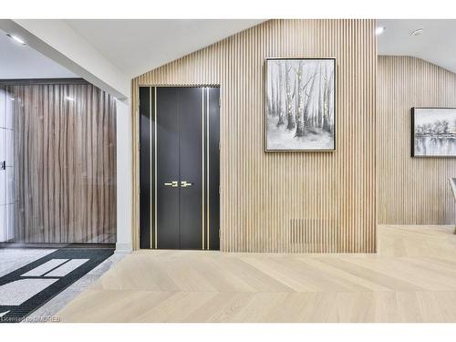 55 West 22Nd Street, Hamilton, ON - Indoor Photo Showing Bedroom