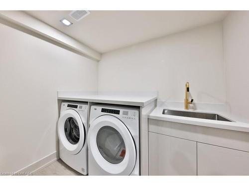 55 West 22Nd Street, Hamilton, ON - Indoor Photo Showing Laundry Room