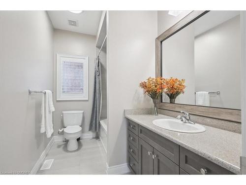 2447 Chateau Common, Oakville, ON - Indoor Photo Showing Bathroom