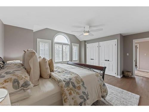 1181 Lindenrock Drive, Oakville, ON - Indoor Photo Showing Bedroom