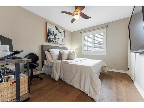 1181 Lindenrock Drive, Oakville, ON - Indoor Photo Showing Bedroom