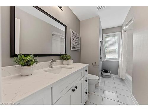 1181 Lindenrock Drive, Oakville, ON - Indoor Photo Showing Bathroom