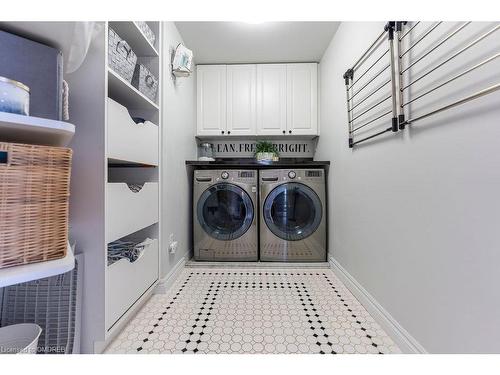 1181 Lindenrock Drive, Oakville, ON - Indoor Photo Showing Laundry Room