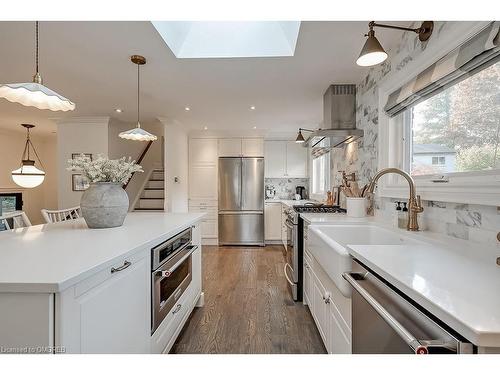 2359 Canso Road, Oakville, ON - Indoor Photo Showing Kitchen With Upgraded Kitchen