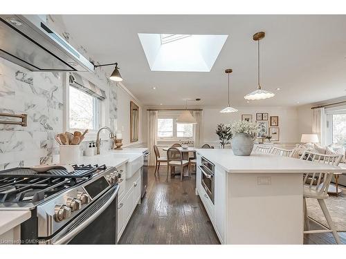 2359 Canso Road, Oakville, ON - Indoor Photo Showing Kitchen With Upgraded Kitchen