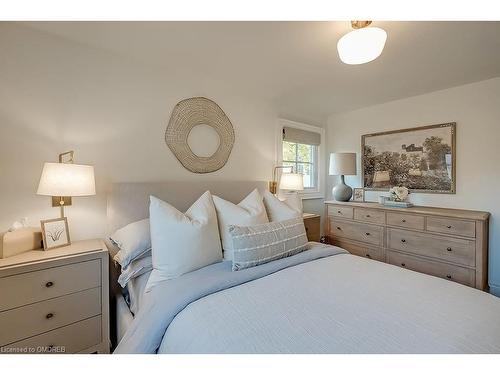 2359 Canso Road, Oakville, ON - Indoor Photo Showing Bedroom