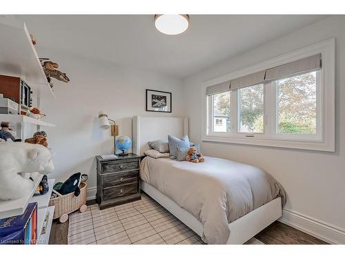 2359 Canso Road, Oakville, ON - Indoor Photo Showing Bedroom