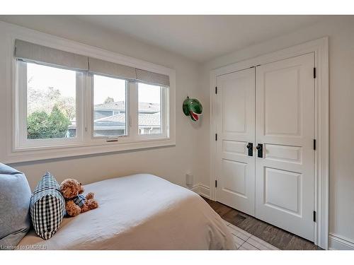 2359 Canso Road, Oakville, ON - Indoor Photo Showing Bedroom