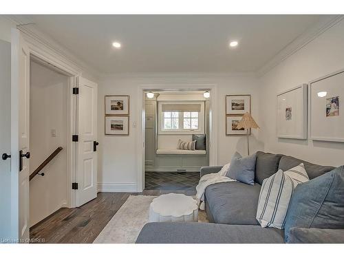 2359 Canso Road, Oakville, ON - Indoor Photo Showing Living Room