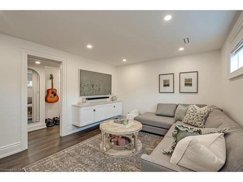 2359 Canso Road, Oakville, ON - Indoor Photo Showing Living Room