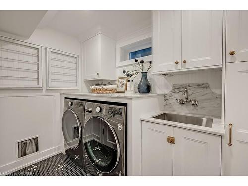 2359 Canso Road, Oakville, ON - Indoor Photo Showing Laundry Room