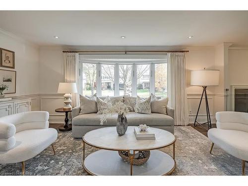 2359 Canso Road, Oakville, ON - Indoor Photo Showing Living Room