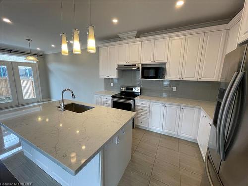 563 Stream Crescent, Oakville, ON - Indoor Photo Showing Kitchen With Stainless Steel Kitchen With Upgraded Kitchen