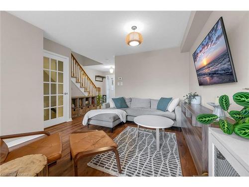 591 Taylor Crescent, Burlington, ON - Indoor Photo Showing Living Room