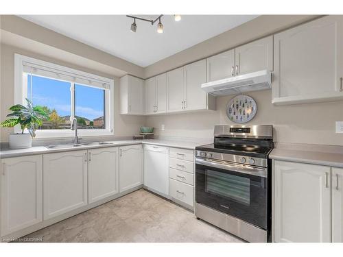 591 Taylor Crescent, Burlington, ON - Indoor Photo Showing Kitchen