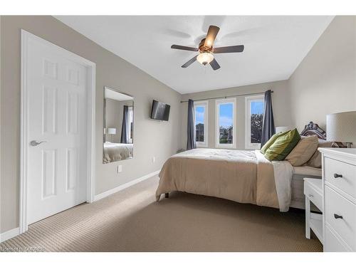 591 Taylor Crescent, Burlington, ON - Indoor Photo Showing Bedroom