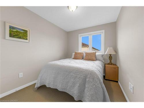 591 Taylor Crescent, Burlington, ON - Indoor Photo Showing Bedroom