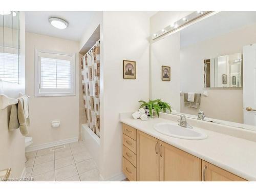 1248 Agram Drive, Oakville, ON - Indoor Photo Showing Bathroom