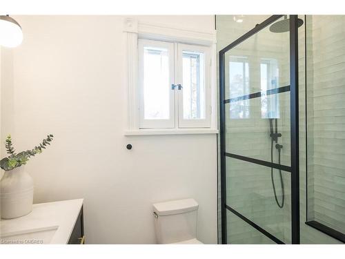 39 Henderson Street, Elora, ON - Indoor Photo Showing Bathroom