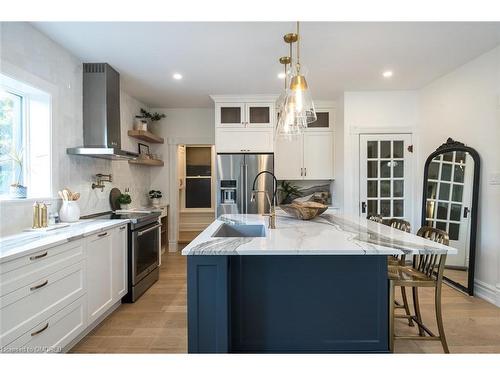 39 Henderson Street, Elora, ON - Indoor Photo Showing Kitchen With Upgraded Kitchen