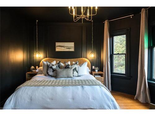 39 Henderson Street, Elora, ON - Indoor Photo Showing Bedroom