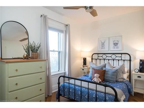 39 Henderson Street, Elora, ON - Indoor Photo Showing Bedroom