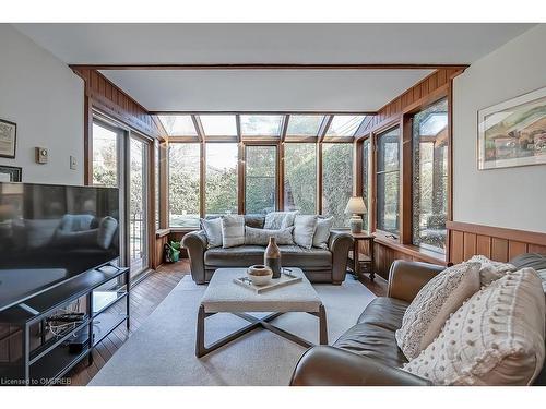 137 Dornie Road, Oakville, ON - Indoor Photo Showing Living Room