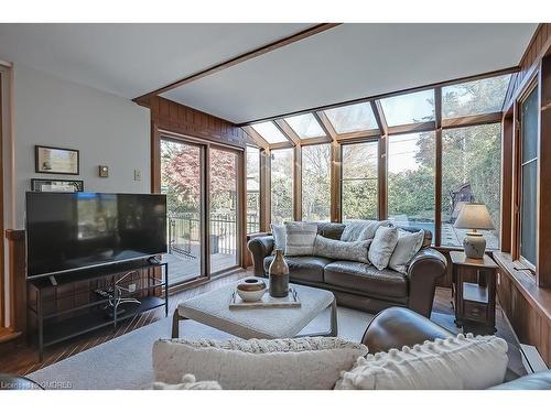 137 Dornie Road, Oakville, ON - Indoor Photo Showing Living Room